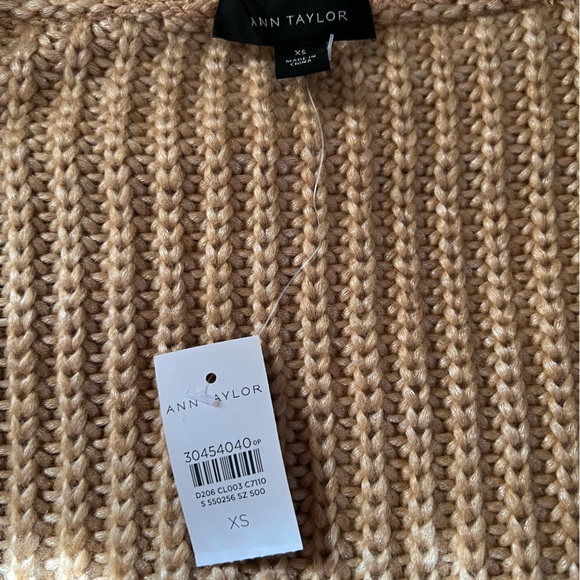 Sweater - Picture 4 of 8